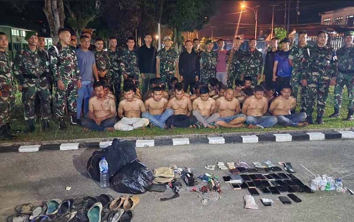TNI AD  Batalyon Yonif 123/RW (Rajawali) berhasil menggerebek tempat diduga peredaran narkoba di Kota Padangsidimpuan, Selasa (12/9/2023) dini hari.