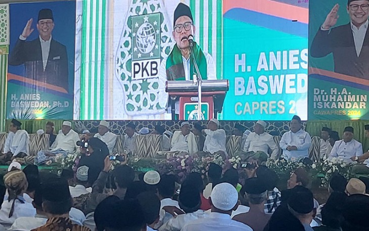 Cawapres Nomor Urut 1, Muhaimin Iskandar  saat orasi politik pada Halaqah Kiai Kampung oleh DPC PKB Kabupaten Demak tentang kemenangan duet AMIN pada Pilpres 2024. Foto : sari jati