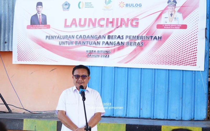 Wali Kota Maurits Mantiri saat Melaunching Penyaluran CBP Tahun 2023