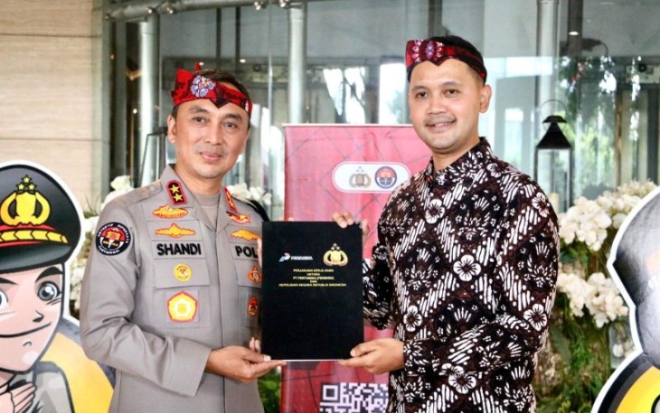 Kepala Divisi Humas Polri Irjen Pol Dr.Sandi Nugroho,S.I.K.,S.H.,M.Hum bersama Vice President Corporate Communication PT Pertamina (Persero) Fadjar Djoko Santoso. Pertamina dan Polri Jalin Kerja Sama Publikasi dan Edukasi Masyarakat