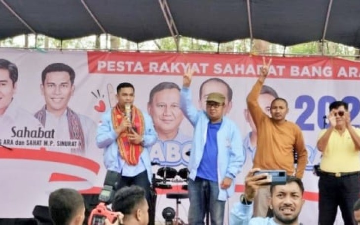 Sahat Martin Philip Sinurat penyelenggara acara Pesta Rakyat Sahabat Bang Ara Sirait dan Sahat Sinurat, di Kupang, Nusa Tenggara Timur (NTT), ditulis Sabtu (3/2/24). 