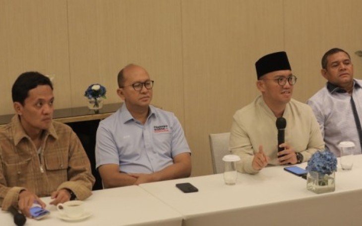 Ketua TKN Prabowo-Gibran Rosan Perkasa Roeslani saat memberikan keterangan pers di Hotel Fairmont Jakarta, Sabtu (10/2)