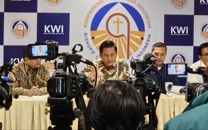 Ketua Umum Natal Nasional 2024 Thomas Djiwandono saat konferensi pers di Jakarta, Senin (23/12)