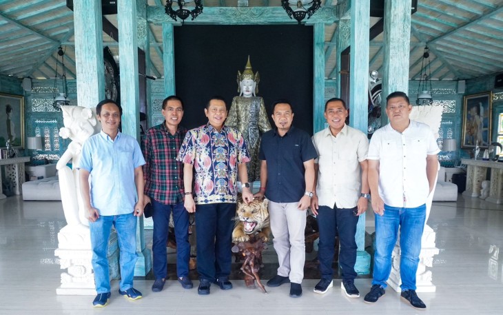 Anggota Komisi III DPR RI sekaligus Wakil Ketua Umum Partai Golkar Bambang Soesatyo Terima Rektor Universitas Udayana Bali