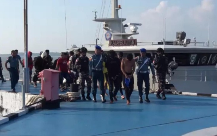 TNI AL Berhasil Amankan 11 PMI Non Prosedural di Pesisir Pantai Kakeng 