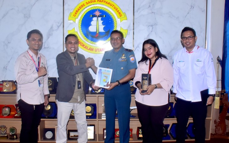 Komandan Lantamal VI (Danlantamal VI) Laksamana Pertama TNI Ivan Gatot Prijanto, S.E, M.Tr.Opsla., menerima kunjungan silaturahmi dari Kantor PT. Pegadaian (Persero) Cabang Bontoala Kota Makassar bertempat di ruang kerja Komandan Lantamal VI, Kamis (25/01/2024)
