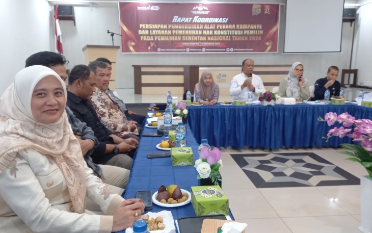 KPU Pasaman Imbau Paslon Dan Partai Pendukungnya Bersihkan APK