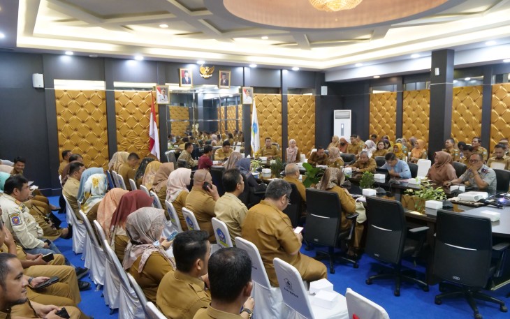 Bupati Bintan Roby Kurniawan didampingi Wakil Bupati Bintan Ahdi Muqsith menerima kehadiran Ombudsman RI di Ruang Rapat II Bandar Seri Bentan