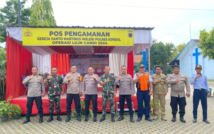 Polres Kendal melaksanakan kegiatan kontrol dan pengecekan di dua Pos Pengamanan (Pos Pam) strategis, yakni Pos Pam Gereja Santo Martinus di Weleri dan Pos Pam Exit Tol Weleri, pada Kamis, 26 Desember 2024