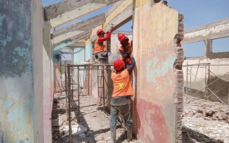 Komitmen Kualitas dan K3 Dalam Rehabilitasi SDN 2 Babadan