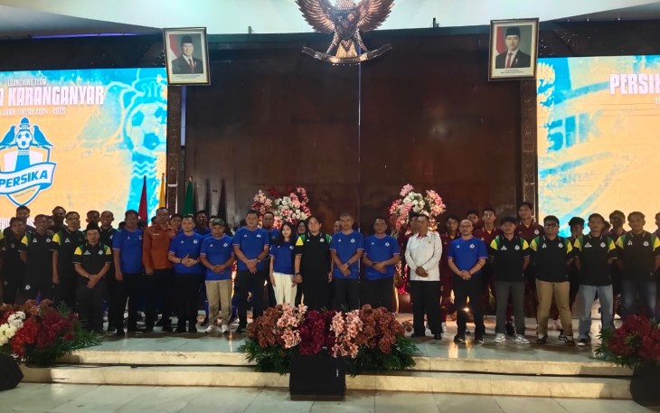 Launching pemain Persika Karanganyar, di Pendopo Rumah Dinas Bupati, Minggu (29/12/2024) malam.
