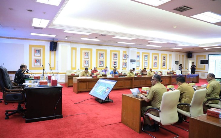 Rapat Fasilitasi dan Koordinasi bersama Kepala Daerah Provinsi dan Kabupaten/Kota serta Daerah Otonomi Baru (DOB) se-Papua. Adapun rapat ini berlangsung di Ruang Sidang Utama (RSU) Kantor Pusat Kemendagri, Jakarta, Selasa (20/2/2024).