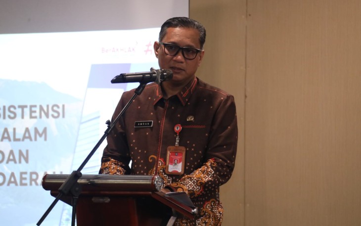 Plh. Dirjen Bina Adwil Kemendagri Amran dalam Rapat Diseminasi dan Asistensi Kebijakan Pemerintah dalam Penanganan Sengketa dan Konflik Pertanahan di Daerah yang berlangsung di Kota Malang, Jawa Timur, Rabu (28/2/2024).