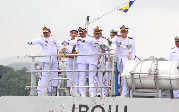 Danlanudal Sabang Letkol Laut (P) Nasrulloh saat Tabur Bunga Peringati Hari Dharma Samudera 2024