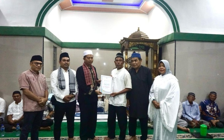 Wabup Risnawanto saat Safari Ramadan ke Masjid Al Mujaddid Pantai Indah Nagari Maligi