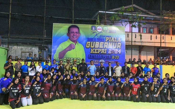 Ansar Buka Kejuaraan Gubernur Cup Bola Voli Kategori Putri U-23 Zona Kota Tanjungpinang Tahun 2024