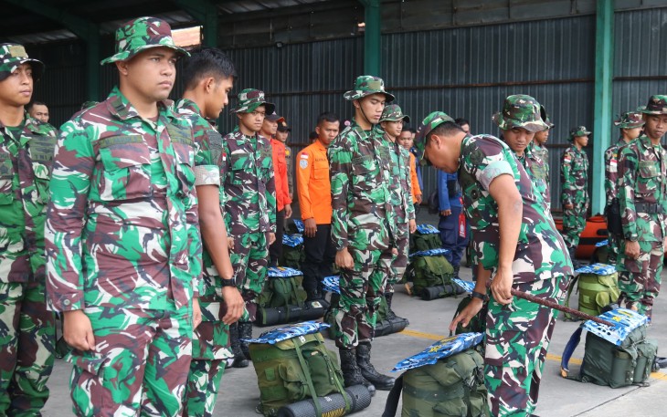 Komandan Lanud Raden Sadjad (RSA) Natuna, Kolonel Pnb Dedy Iskandar, S.Sos., M.M.S., M.Han,  memantau secara ketat kesiapan menjelang Latihan Survival Dasar Tahun Anggaran 2024 yang dilaksanakan di Lanud Raden Sadjad Kabupaten Natuna  Provinsi Kepulauan Riau, Kamis (1/2/2024)