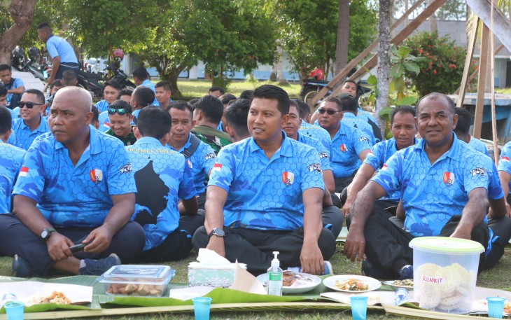Seluruh anggota Lanud Raden Sadjad (RSA) Natuna melaksanakan tradisi Padusan menyambut bulan Ramadhan di Pantai Lanud RSA Natuna, Provinsi Kepulauan Riau, Jumat (8/3/2024)