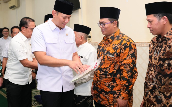 Menteri Agraria dan Tata Ruang/Kepala Badan Pertanahan Nasional (ATR/BPN), Agus Harimurti Yudhoyono (AHY) blusukan ke beberapa wilayah di Kota Administrasi Jakarta Selatan pada Rabu (03/04/2024)