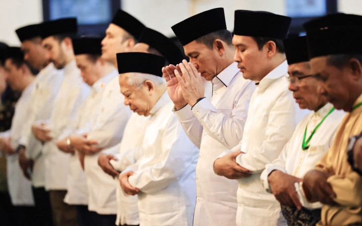 Wapres RI Maruf Amin Bersama Gubernur Ansar Terawih di Masjid Al-Uswah Tanjungpinang 