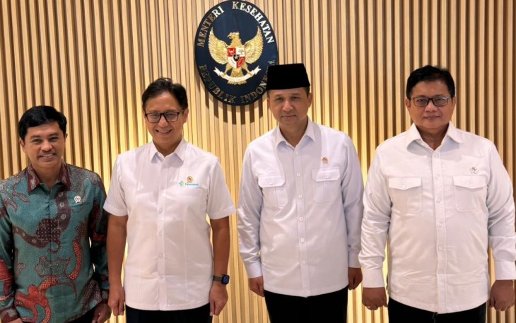 Menteri Transmigrasi Iftitah Sulaiman dan Wakil Menteri Transmigrasi Viva Yoga Mauladi pada Selasa, 24/12/2024, menyambangi Kantor Kemenkes di Rasuna Said, Jakarta.