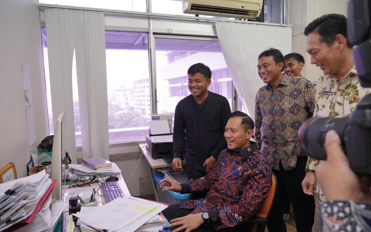 Menteri Agraria dan Tata Ruang/Kepala Badan Pertanahan Nasional (ATR/BPN), Agus Harimurti Yudhoyono (AHY) melakukan office tour di Kantor Kementerian ATR/BPN, Jakarta pada Jumat (05/04/2024)