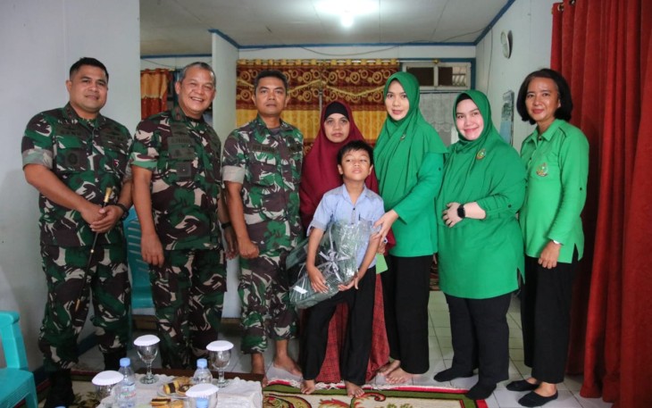 Danrem 032/Wirabraja saat Kunjungi Anak berkebutuhan Khusus