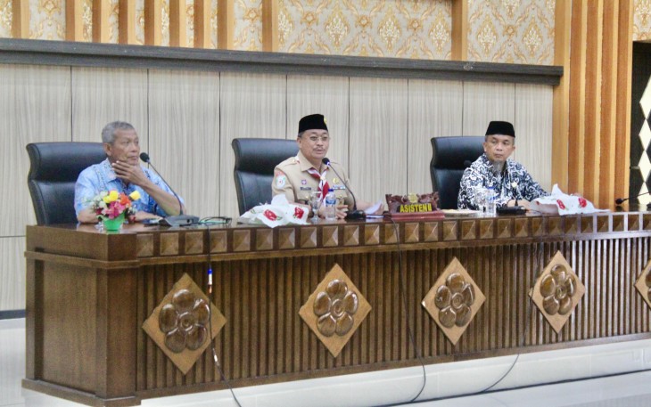 Asisten II Pemerintah Provinsi Bengkulu Raden Ahmad Denny memimpin Rapat Koordinasi Tim Koordinasi Daerah Vokasi (TKDV) Provinsi Bengkulu di Ruang Pola Kantor Gubernur (7/3)