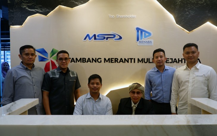 Buya Yahya (Ketiga dari Kanan) Bersama Jajaran Direksi dan Komisaris PT TMMS