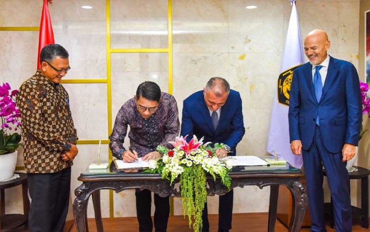 Penandatanganan Memorandum of Understanding (MoU) dilakukan oleh Sekretaris Jenderal Kementerian ESDM Dadan Kusdiana dan Chief Operating Officer (COO) Natural Resources ENI, Guido Brusco, di Gedung Chairul Saleh Kementerian ESDM.