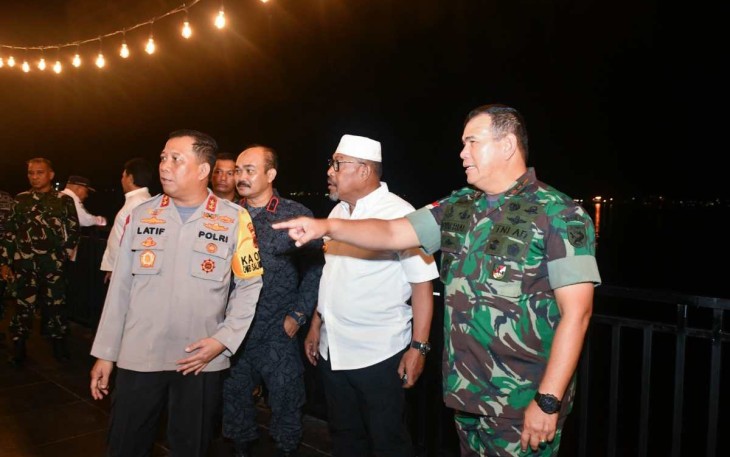 Pangdam XVI/Pattimura Mayjen Syafrial monitoring pengamanan malam tahun baru 2024, Minggu (31/12)