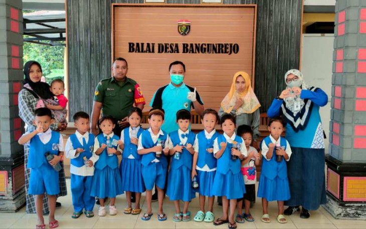 Sub Pekan Imunisasi Nasional di wilayah desa binaan, Kamis (18/1)