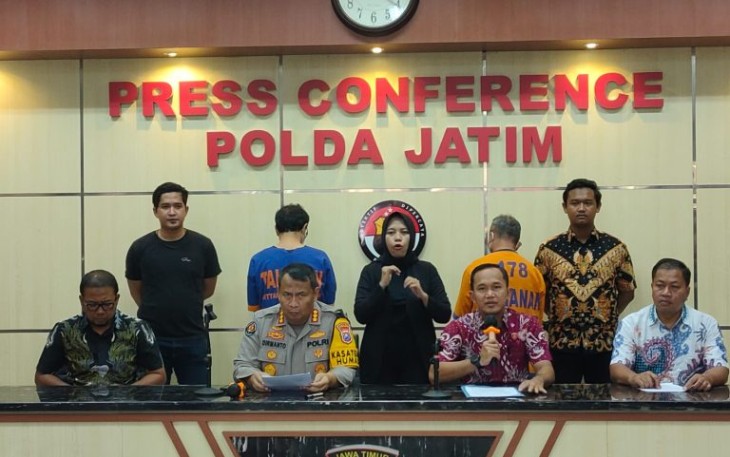 Wadirkrimum Polda Jatim AKBP Pitter Yonottama saat memberikan keterangan pers Jum'at (19/1)