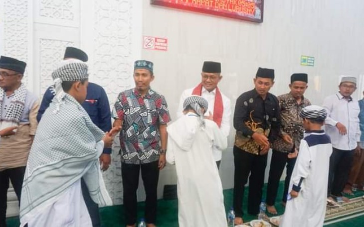 Ketua DPRD Pasbar Erianto Apresiasi Semangat Panitia Gelar Khatam Alquran Gabungan Se-Kenagarian Koto Baru Kecamatan Luhak Nan Duo