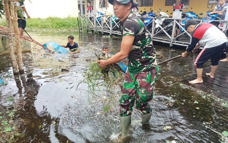 Karya bakti Koramil 1001-11/Danau Panggang, Jum'at (16/2)