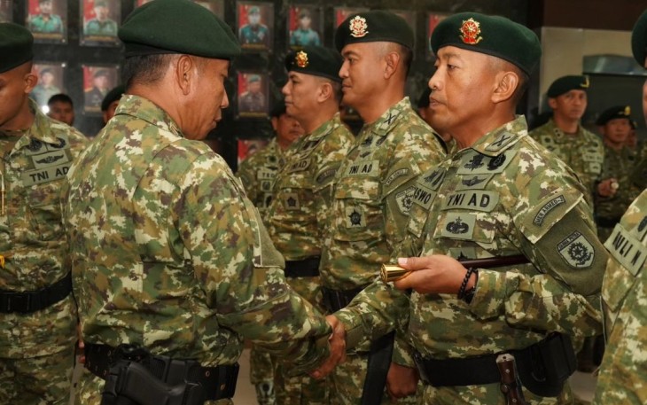 Pangdivif 2 Kostrad Mayjen TNI Haryanto saat sertijab Danmenarmed 2 Kostrad, Sabtu (24/2)