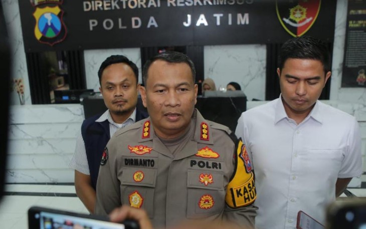 Kabid Humas Polda Jatim Kombes Dirmanto saat memberikan keterangan pers, Selasa (5/3) 