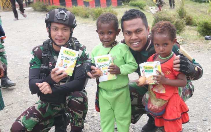 Satgas Tri Dharma berikan nutrisi tambahan untuk anak-anak Papua 