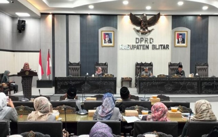 F-Goldem DPRD Kabupaten Blitar Tanggapi LKPJ Bupati Blitar Tahun 2023