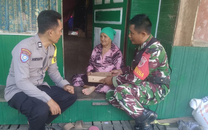 Sambangi warga binaan berikan takjil