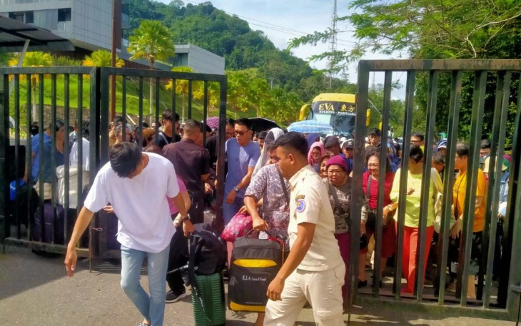 Arus mudik lebaran di PLBN Entikong Kabupaten Sanggau Kalbar 