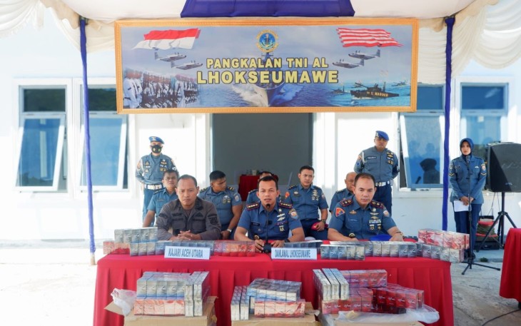 Danlanal Lhokseumawe Kolonel Laut (P) Andi Susanto saat konferensi pers