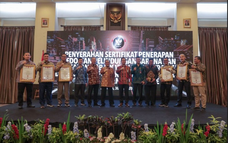 Penyerahan sertifikat pengamanan BNPT