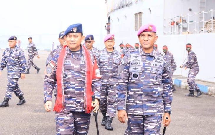 Danguspurla Koarmada III Laksma TNI Wawan Trisatya Atmaja bersama Danlantamal IX Ambon