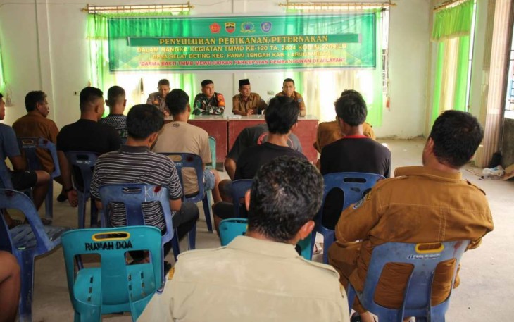 Penyuluhan perikanan dan peternakan di desa Selat Beting 