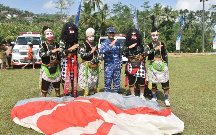 Atlet paralayang binaan lanud J.B Soedirman 