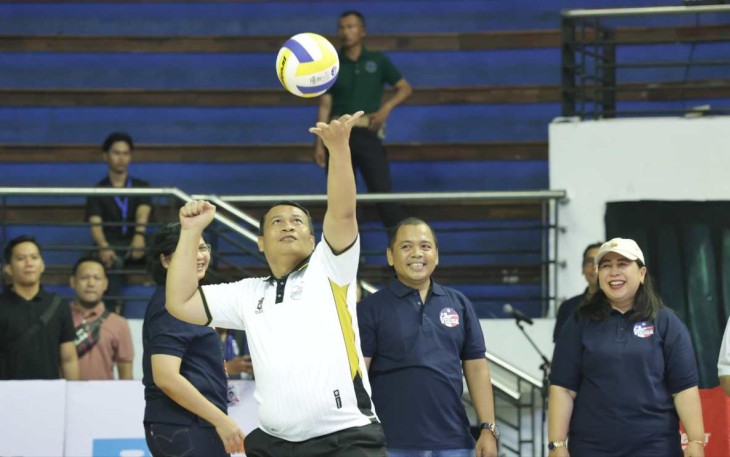 Kabid Humas Polda Jatim Kombes Dirmanto saat kick off Voliga 