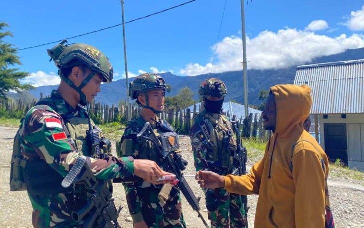 Komsos bersama warga perbatasan 