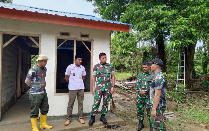 Peninjauan pembangunan rumah warga terdampak banjir