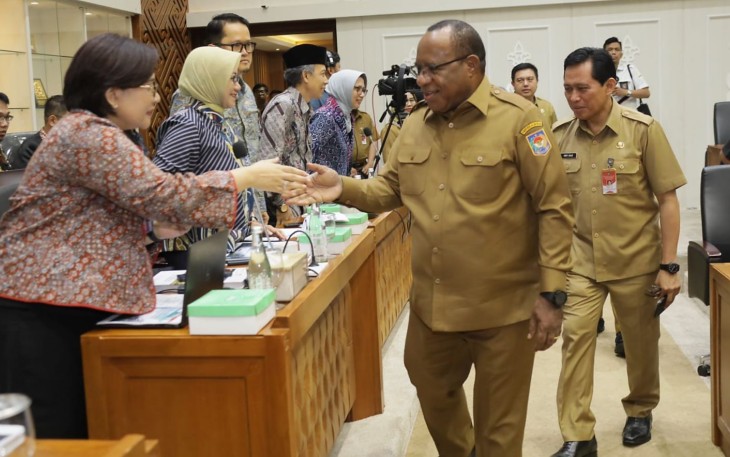 Dirjen Bina Bangda Restuardy Daud dampingi Wamendagri John Wempi Wetipo pada Rapat RPJPN Tahun 2025-2045